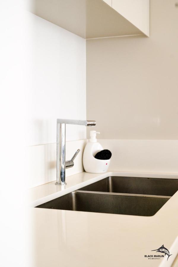 Black Marlin Apartments Pereybere Beach Bagian luar foto