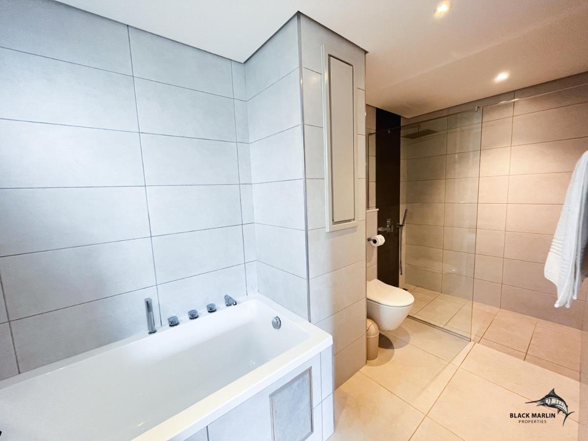 Black Marlin Apartments Pereybere Beach Bagian luar foto
