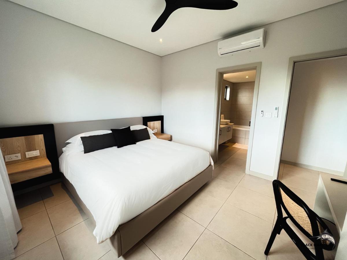 Black Marlin Apartments Pereybere Beach Bagian luar foto