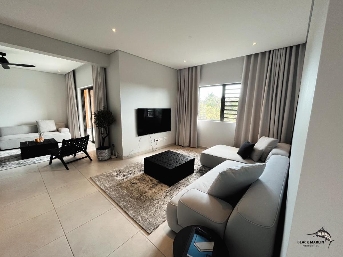 Black Marlin Apartments Pereybere Beach Bagian luar foto