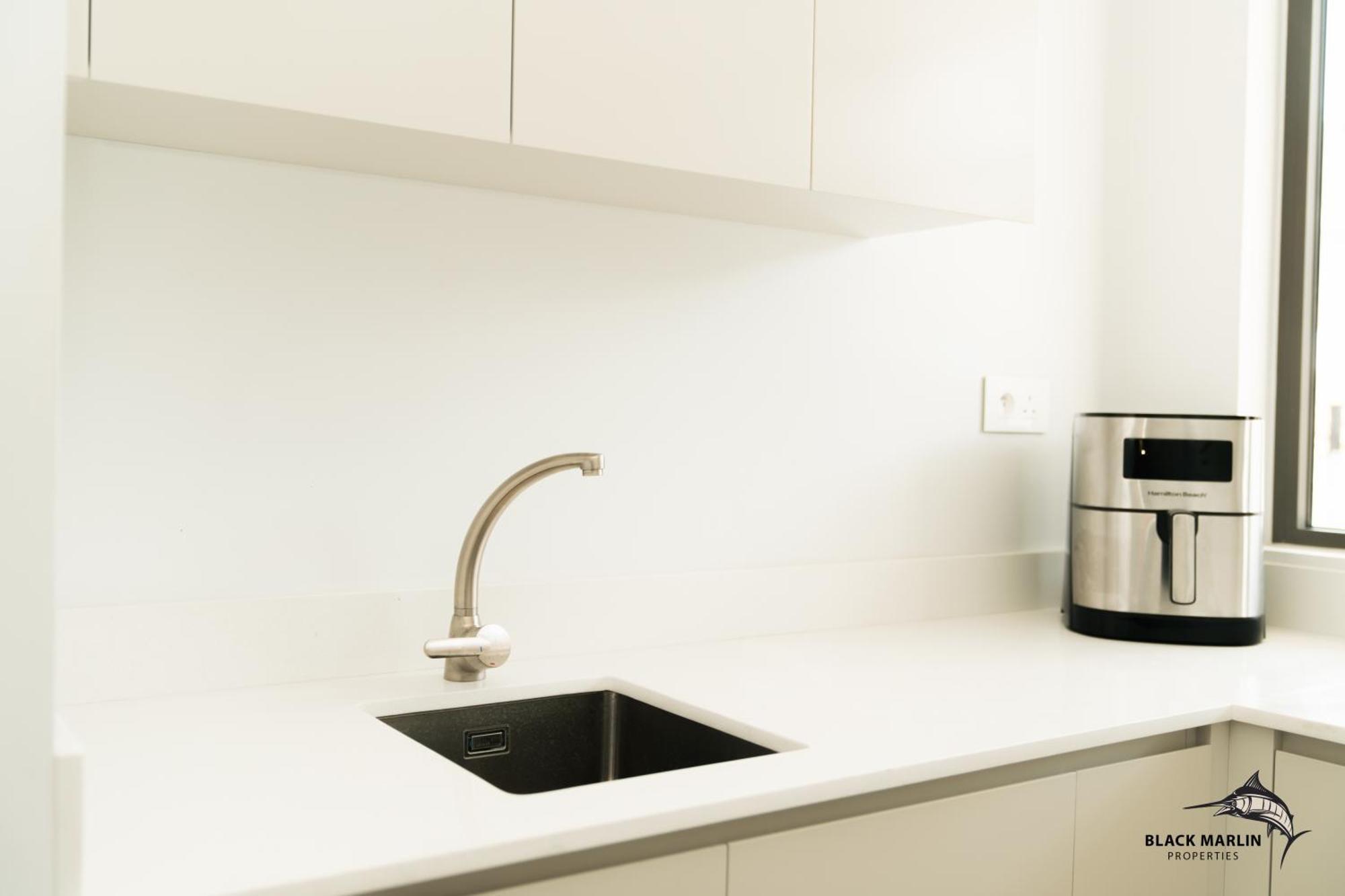 Black Marlin Apartments Pereybere Beach Bagian luar foto