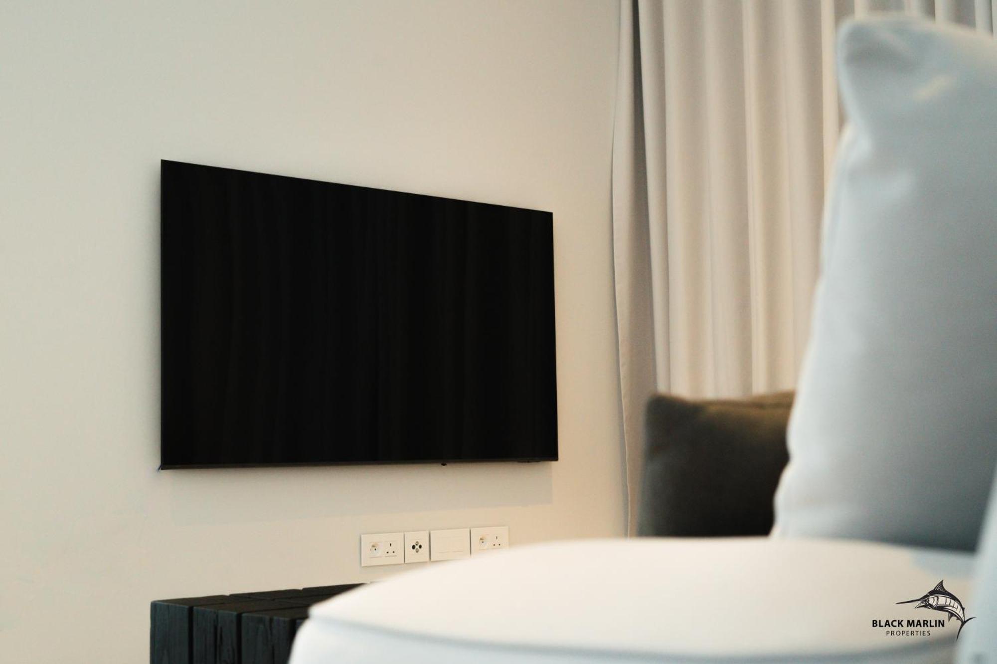 Black Marlin Apartments Pereybere Beach Bagian luar foto