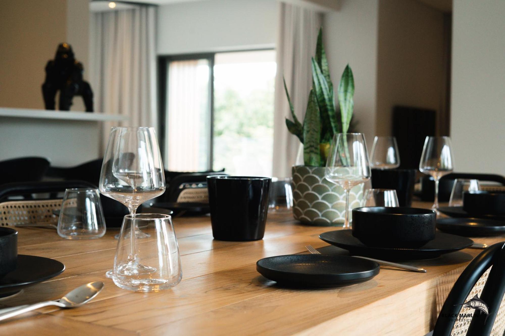 Black Marlin Apartments Pereybere Beach Bagian luar foto