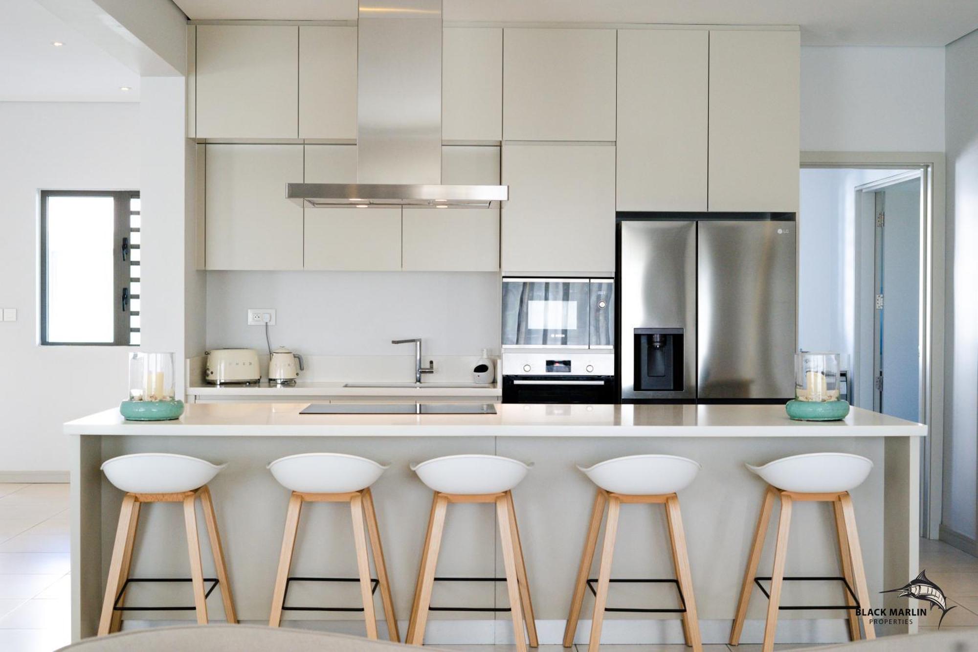 Black Marlin Apartments Pereybere Beach Bagian luar foto
